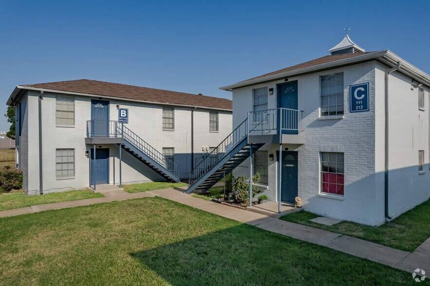 More Photos Of 2718 Sherman St, Grand Prairie Apartments For Sale
