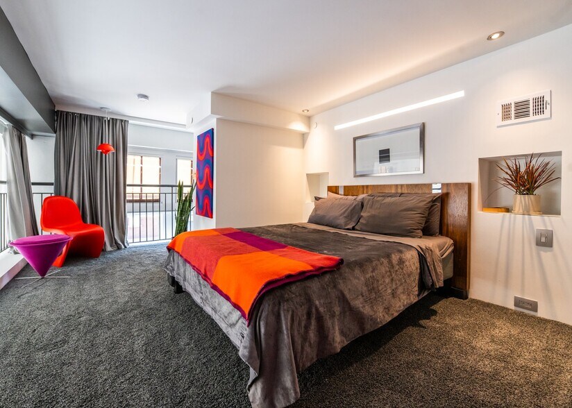 More Photos Of 523 Grand Blvd, Kansas City Apartments For Lease