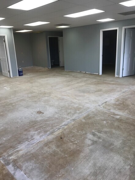 More Photos Of 13080 S Belcher Rd, Largo Office For Lease
