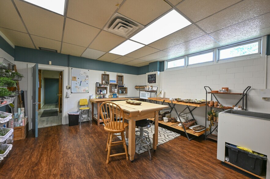 More Photos Of 4434 Wadsworth Rd, Norton Freestanding For Sale