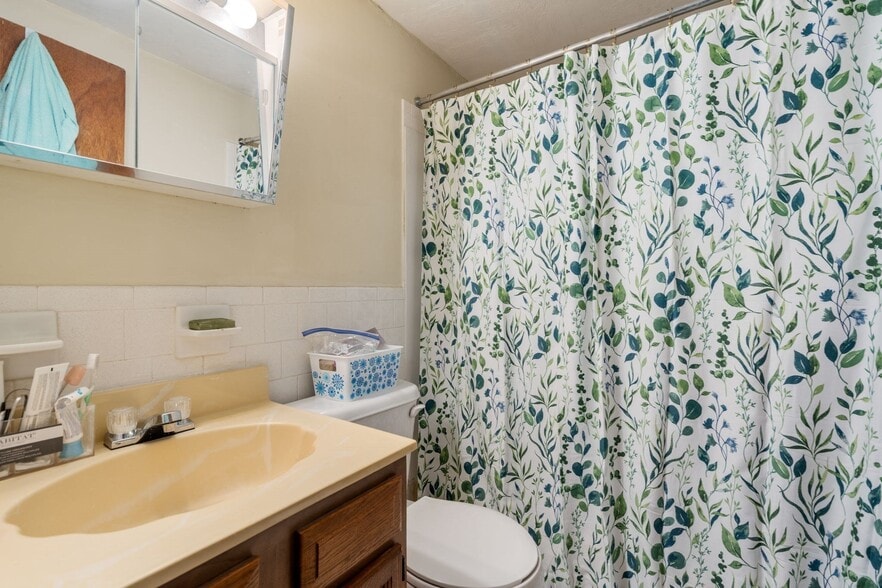 More Photos Of 596 Boston Post Rd E, Marlborough Apartments For Sale