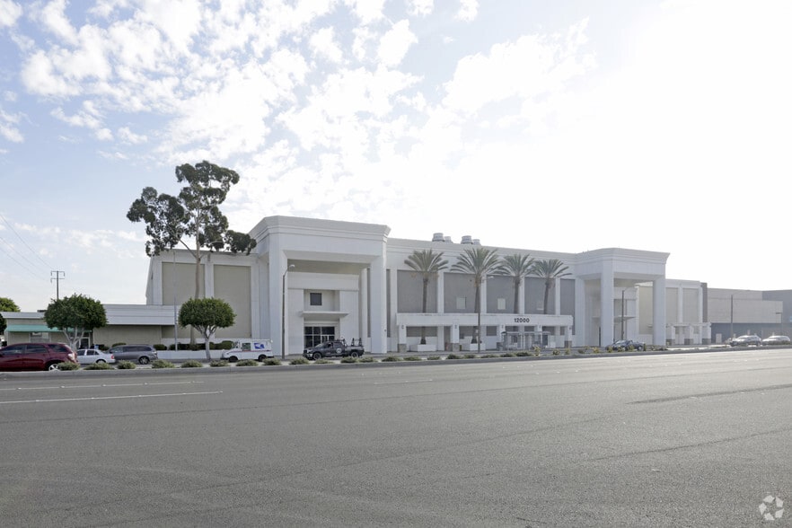 More Photos Of 12000-12400 Hawthorne Blvd, Hawthorne Unknown For Lease