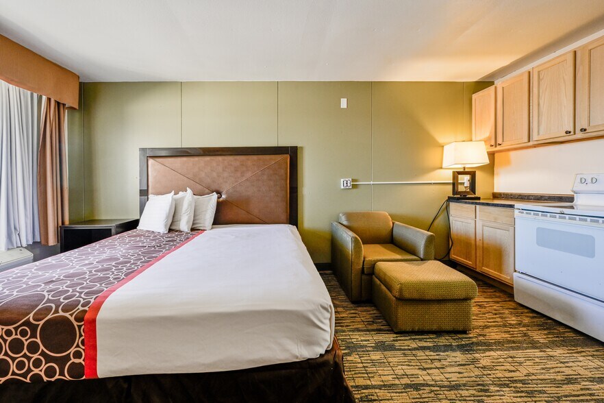 More Photos Of 5090 Buffalo Creek Rd, Elm Creek Hotel For Sale