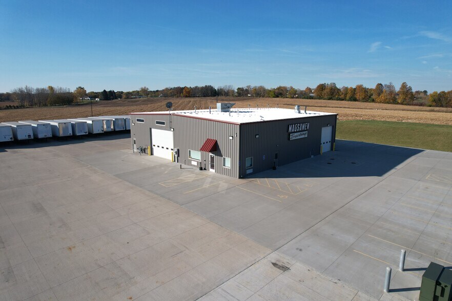 More Photos Of N643 Boulder Rd, Watertown Distribution For Sale