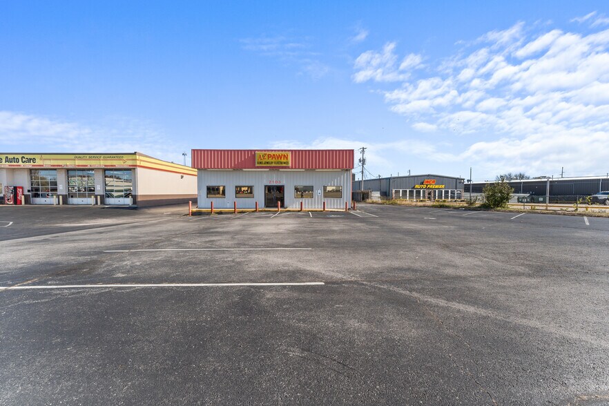 More Photos Of 2103 S Thompson St, Springdale Freestanding For Sale