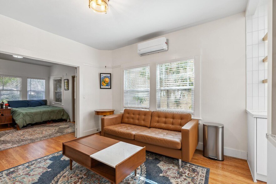 More Photos Of 1019 E 33rd St, Oakland Apartments For Sale