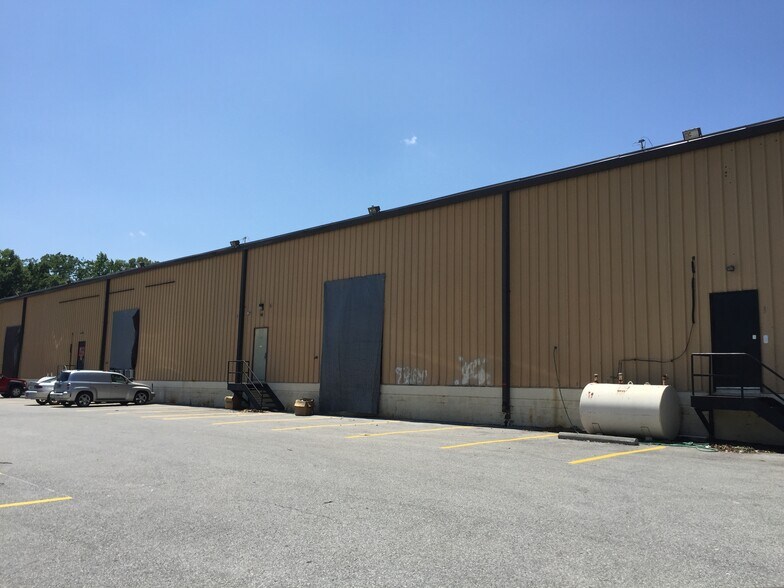 More Photos Of 109 Post Office Rd, Waldorf Flex For Lease