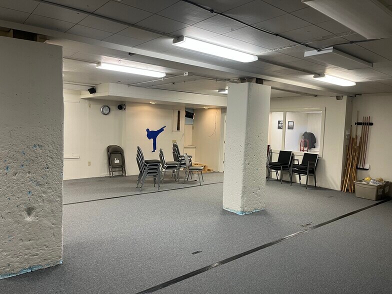 More Photos Of 308 N 4th St, Lafayette Storefront Retail Residential For Lease