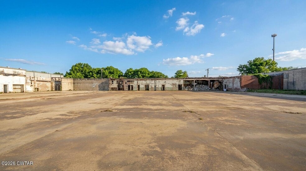 More Photos Of 302 N Trenton St, Rutherford Warehouse For Sale