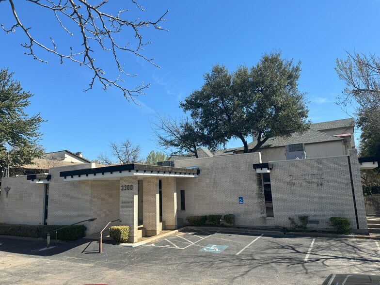 More Photos Of 3300 Douglas Ave, Dallas Storefront Retail Office For Sale