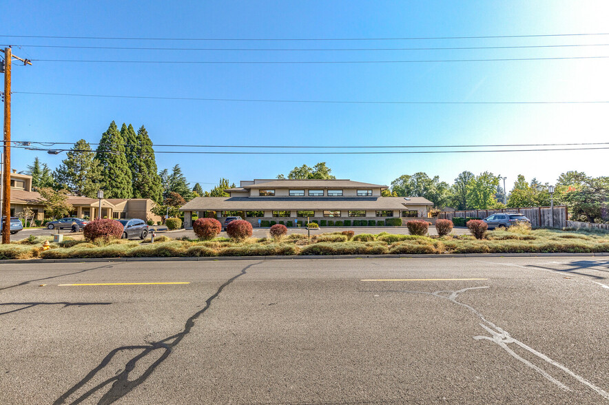 Primary Photo Of 717 Murphy Rd, Medford Medical For Sale