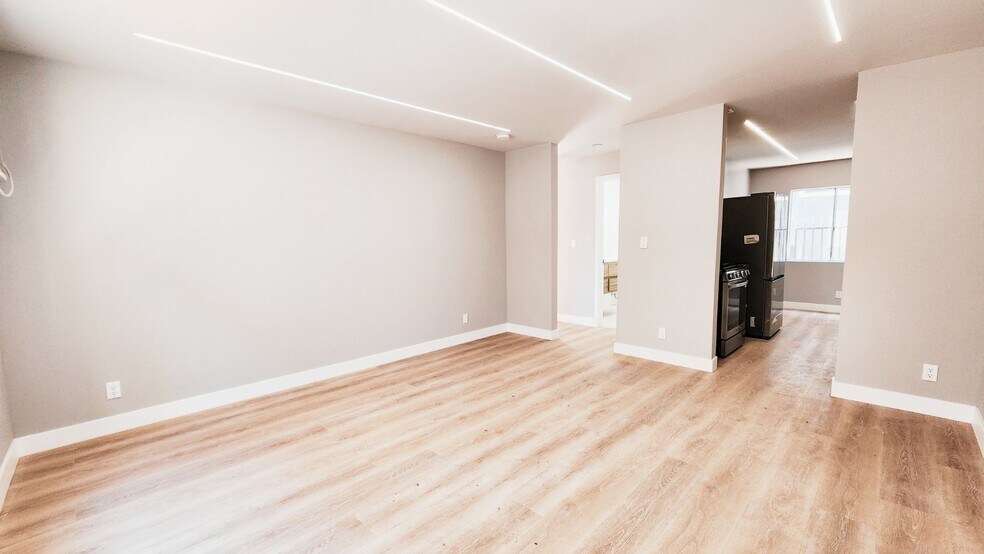 More Photos Of 5150 Ithaca Ave, Los Angeles Multifamily For Sale