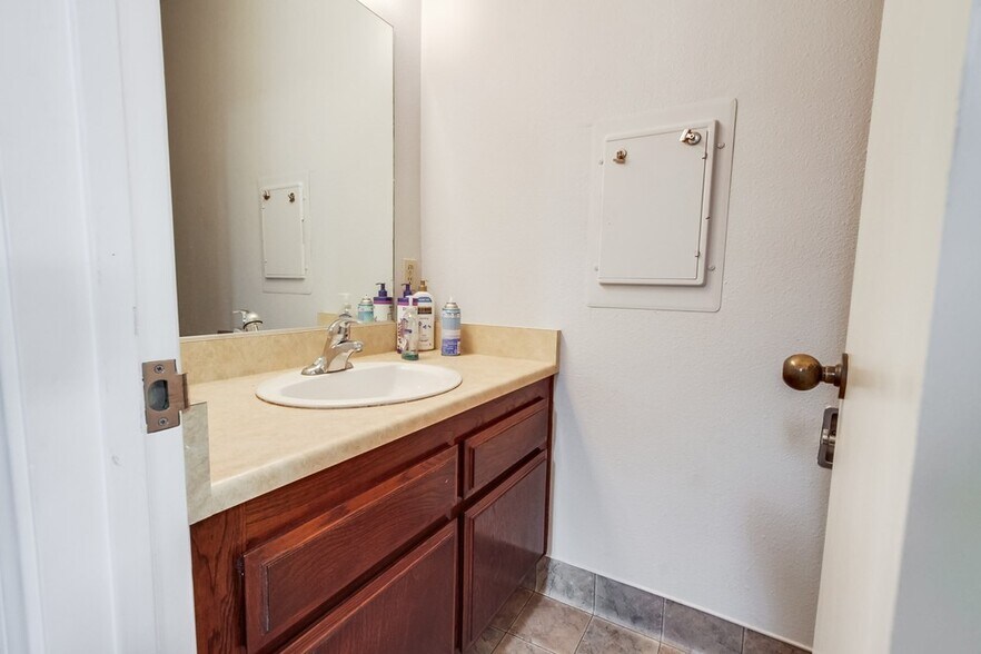 More Photos Of 110 Civic Center Dr, Vista Office For Sale