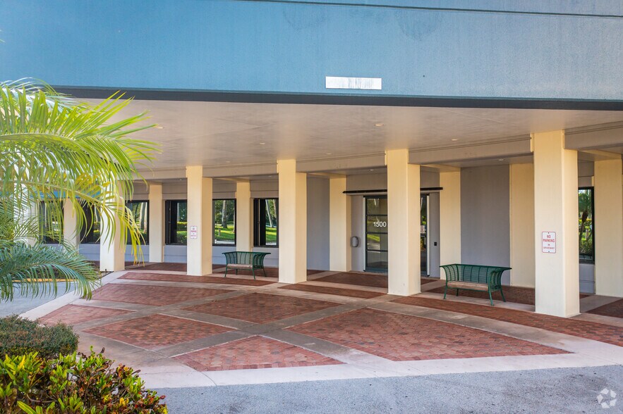 More Photos Of 1500 Concord Ter, Sunrise Office For Lease