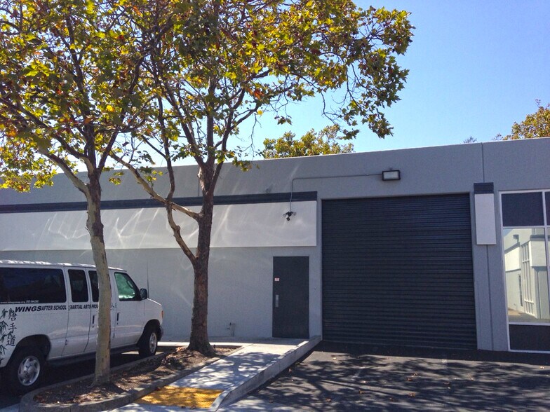 More Photos Of 3644 Airway Dr, Santa Rosa Flex For Lease