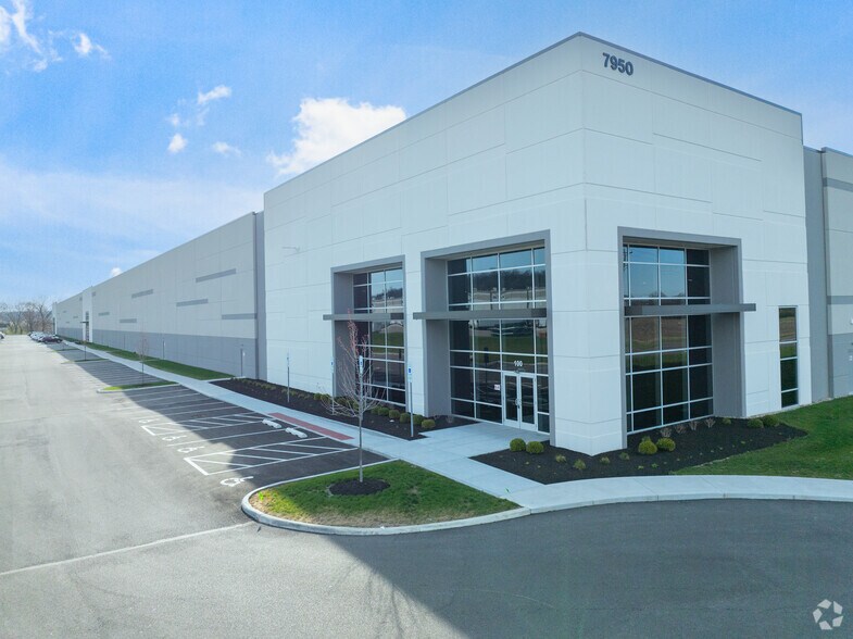 More Photos Of 8202 Seward Rd, Hamilton Unknown For Lease