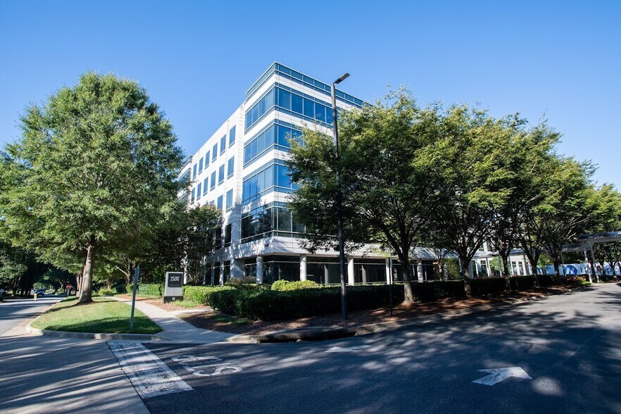More Photos Of 2595 Century Pky NE, Atlanta Office For Lease