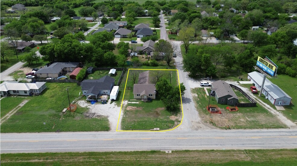 More Photos Of 401 I-35 Frontage rd, Valley View Land For Sale