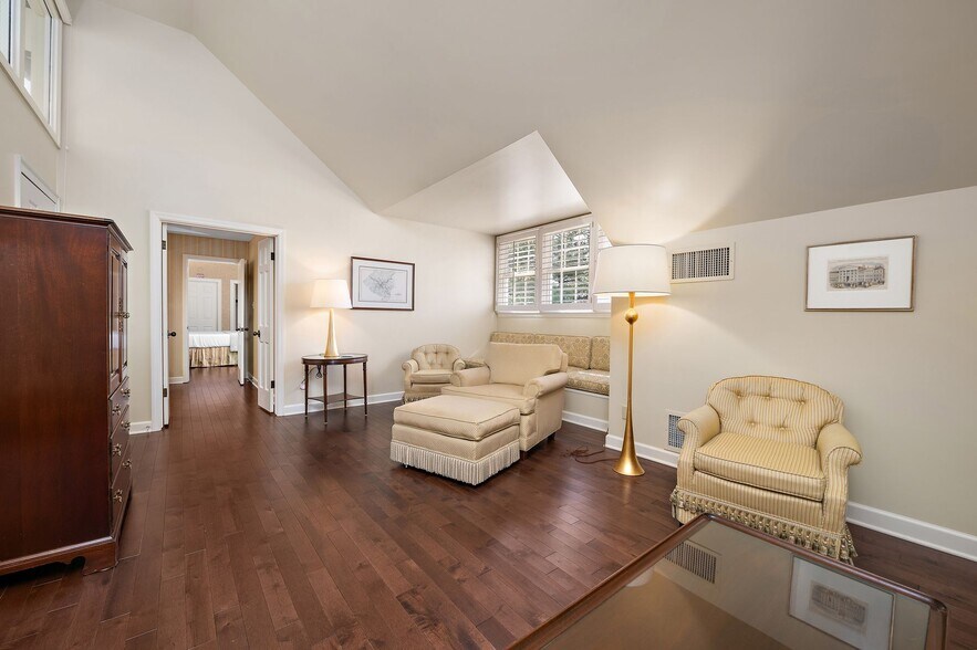 More Photos Of 1442 Coraopolis Heights Rd, Moon Township Hospitality For Sale