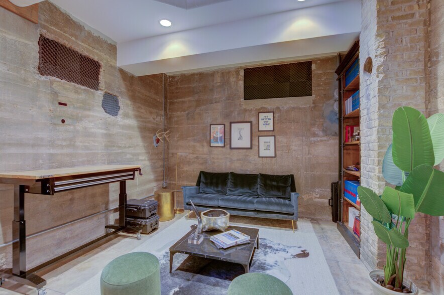 More Photos Of 904 San Antonio St, Austin Office For Lease