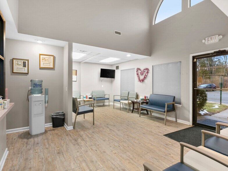 More Photos Of 1998 Hendersonville Rd, Asheville Medical For Lease