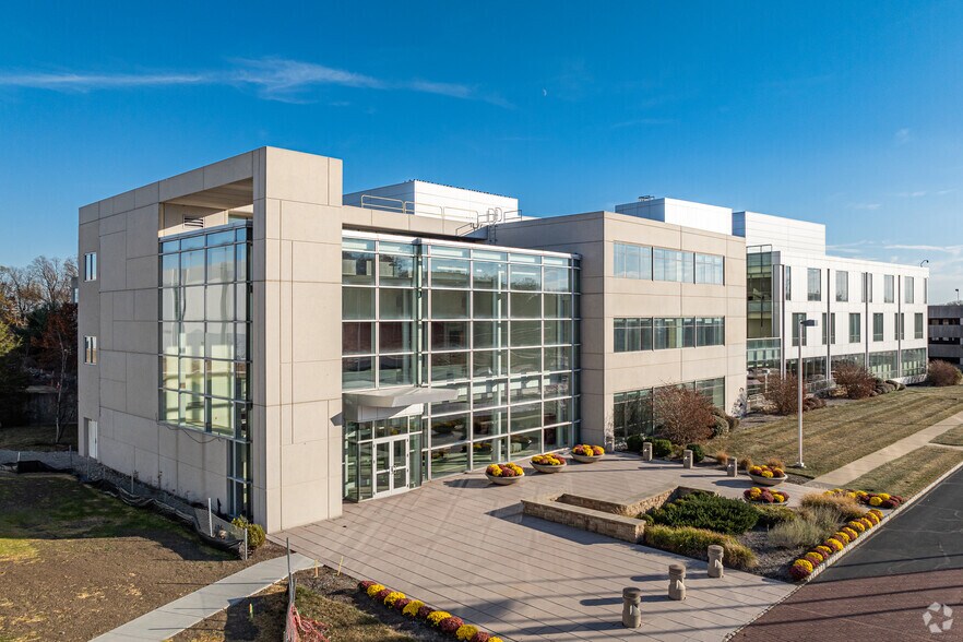 Primary Photo Of 185 Tabor Rd, Morris Plains Office For Sale