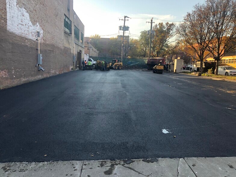 More Photos Of 2106 S Kedzie Ave, Chicago Warehouse For Lease