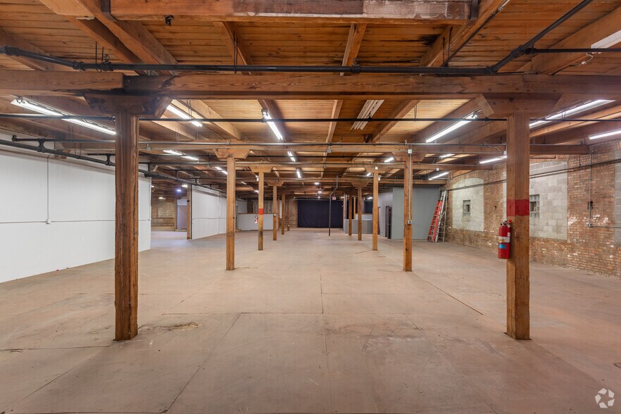 More Photos Of 2415 W 24th Pl, Chicago Warehouse For Sale