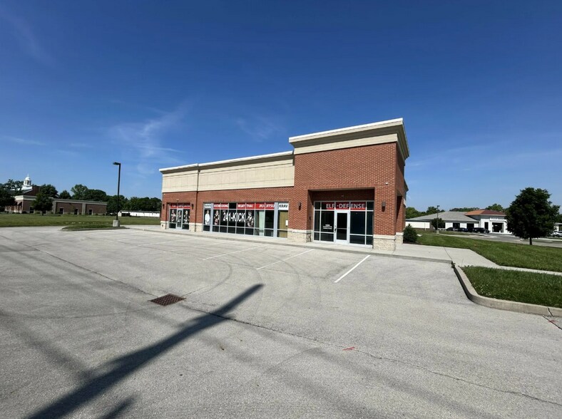More Photos Of 10990 Allisonville Rd, Fishers Storefront For Lease