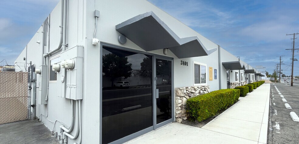 More Photos Of 2401-2413 S Broadway, Santa Ana Manufacturing For Sale