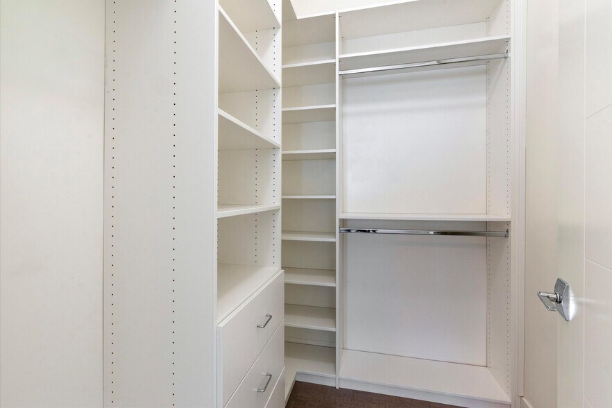 More Photos Of 16580 N 92nd St, Scottsdale Office Residential For Sale