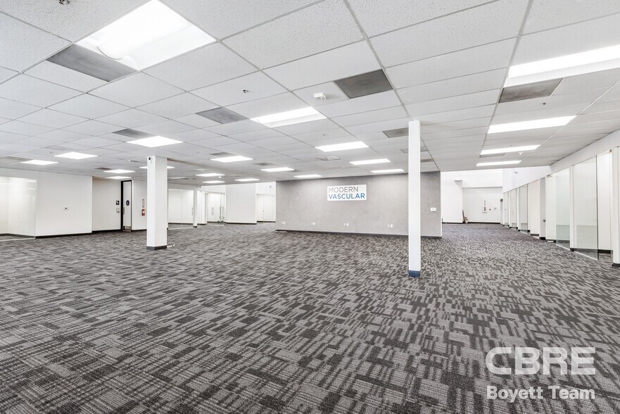 More Photos Of 26025 Mureau Rd, Calabasas Office For Sale