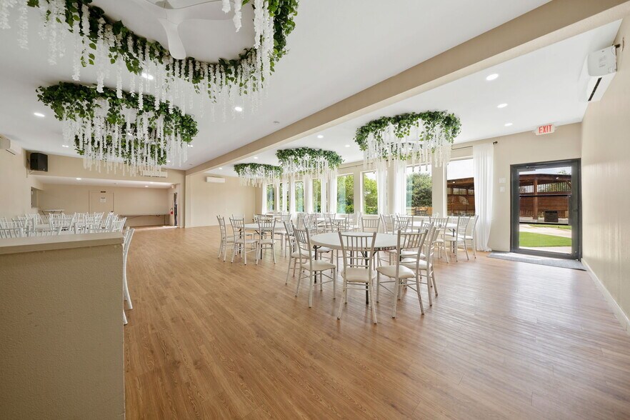 More Photos Of 19588 K St, Somerset Restaurant For Sale