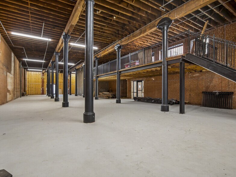 More Photos Of 704 N 2nd St, Saint Louis Apartments For Lease