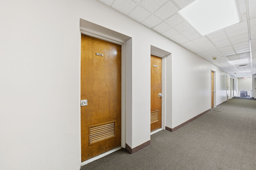 More Photos Of 299 Forest Ave, Paramus Office For Sale