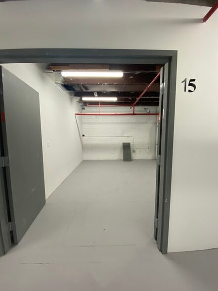 More Photos Of 901 E 31st St, Los Angeles Manufacturing For Lease
