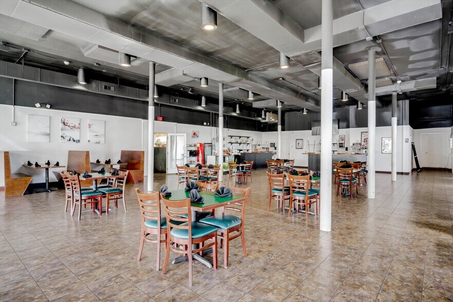 More Photos Of 111 Main Street, Lincolnton Flex For Sale