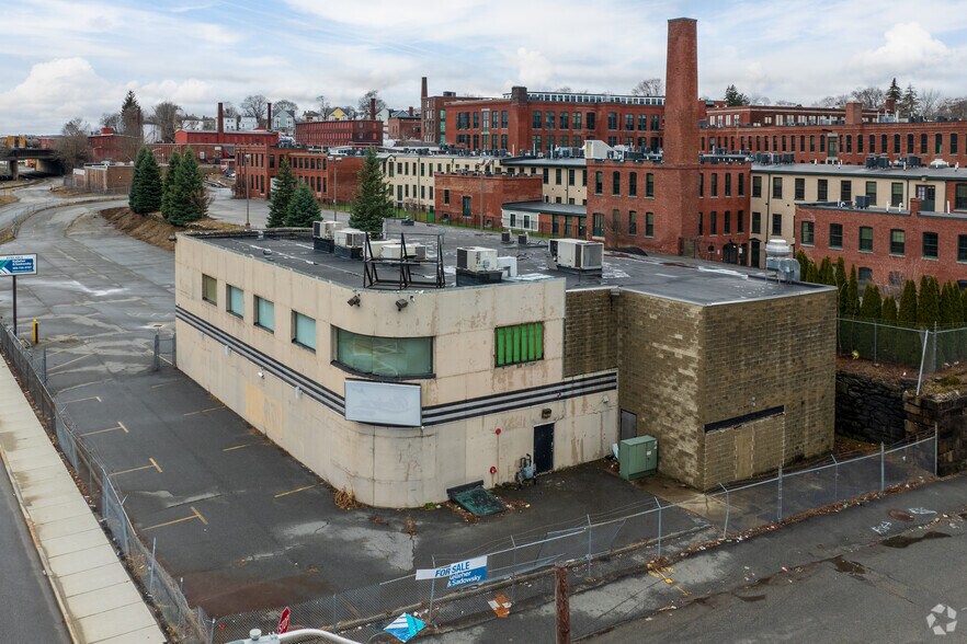 More Photos Of 241 Southbridge St, Worcester Bar For Sale