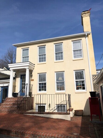 More Photos Of 17 S Madison St, Middleburg Storefront Retail Residential For Sale