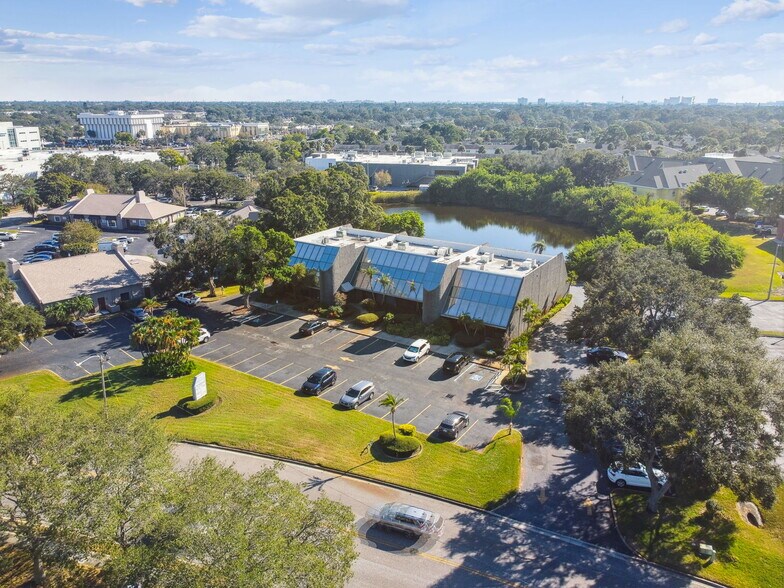 More Photos Of 6740 Crosswinds Dr, Saint Petersburg Coworking Space