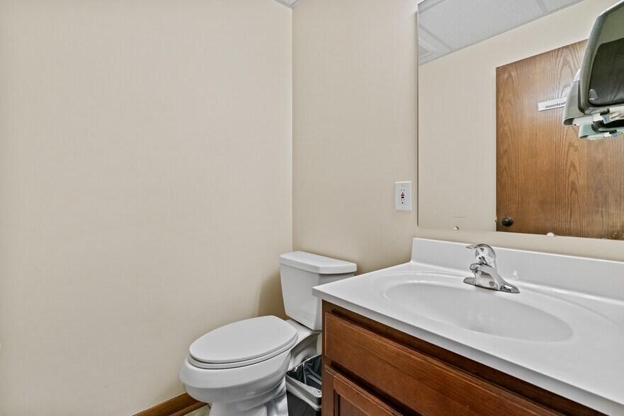 More Photos Of 600 McKnight Park Dr, Pittsburgh Office For Lease