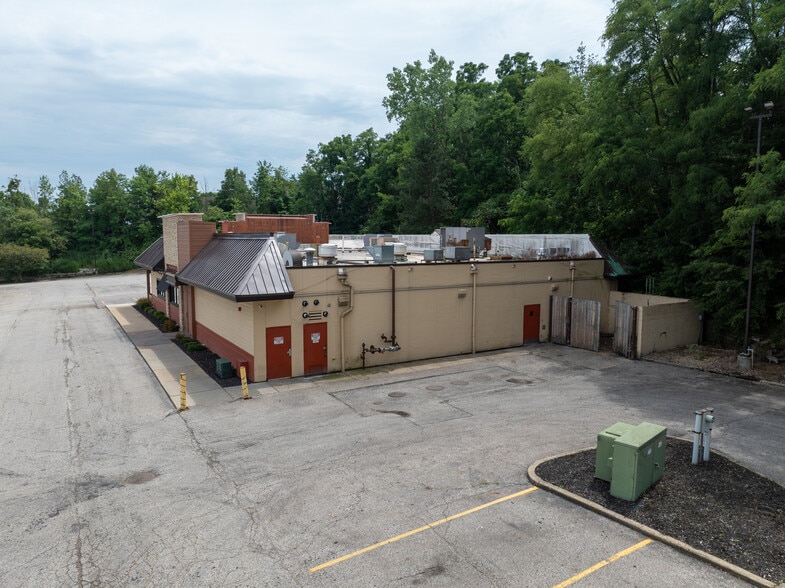 More Photos Of 110 Montrose West Ave, Akron Restaurant For Lease