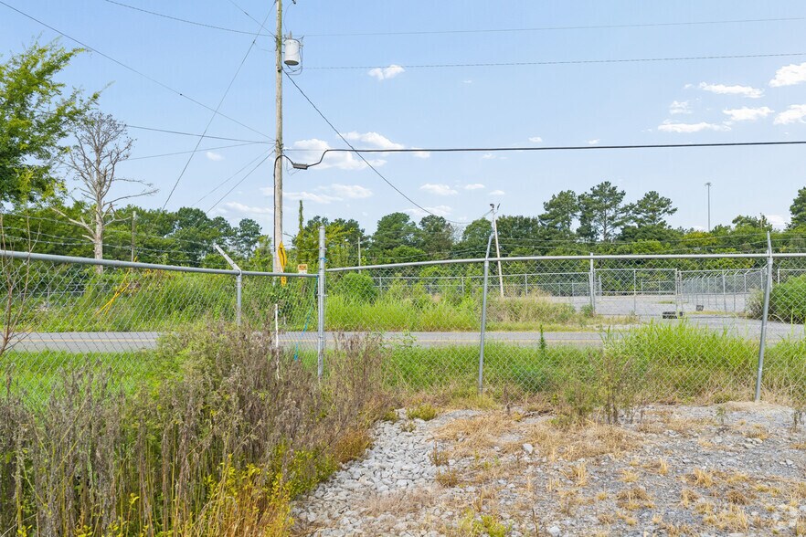 More Photos Of 390 Johnson Lake Rd, Adairsville Land For Lease