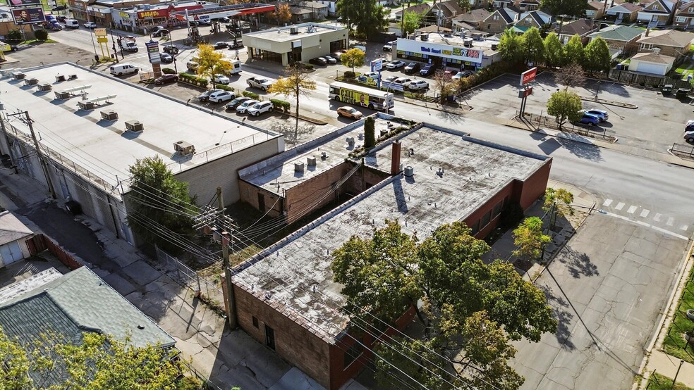 More Photos Of 2024 W 79th St, Chicago Medical For Sale