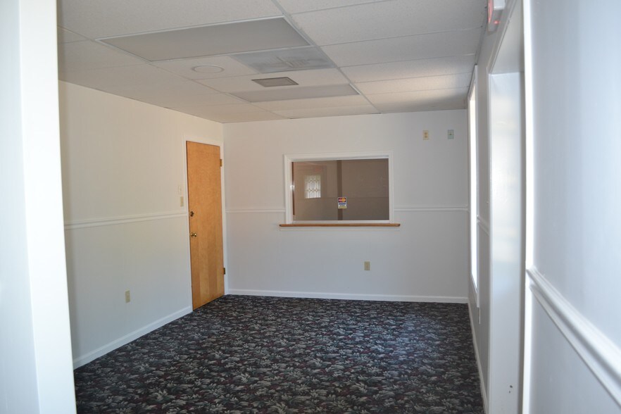 More Photos Of 2425 Solomons Island Rd, Huntingtown Medical For Lease