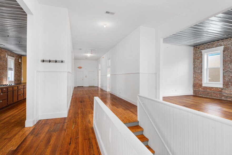 More Photos Of 107-109 W Pleasant Ave, Covington Loft Creative Space For Sale