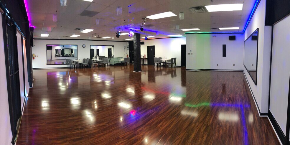 Primary Photo Of 686 Peachtree Industrial Blvd, Suwanee Unknown For Lease