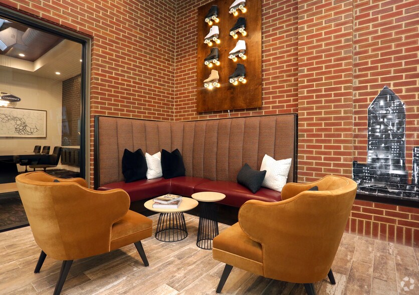 More Photos Of 195 W Davis St, Dallas Apartments For Lease