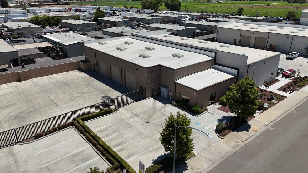 More Photos Of 1700 Olympic Dr, Turlock Warehouse For Lease