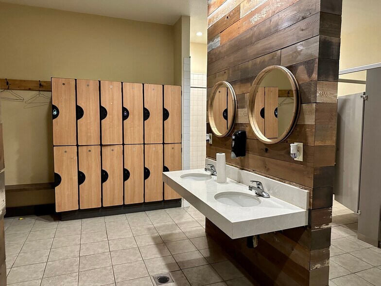 More Photos Of 501-507 Main St, El Segundo Storefront For Lease